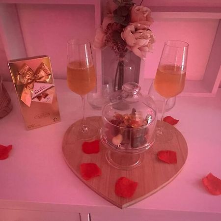Love Room. Une Bulle D Evasion. Lisses Esterno foto